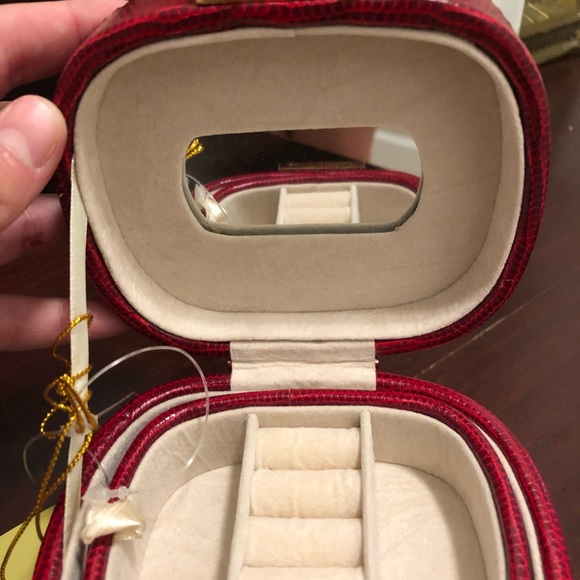 NWT! Red dot box mini travel jewellery box - Picture 5 of 6